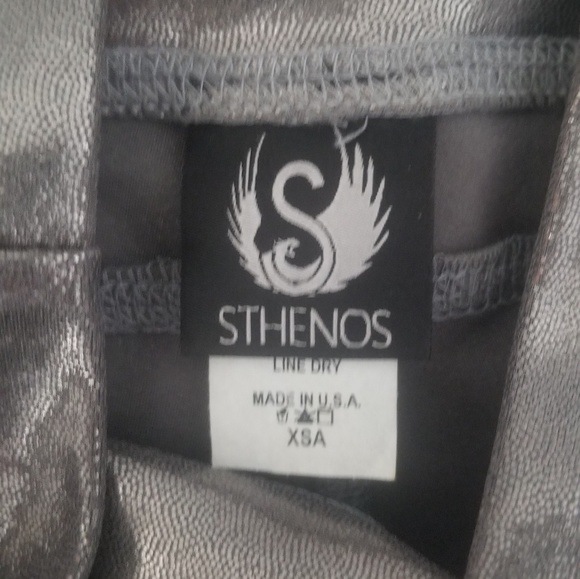 Sthenos METALIKA WARRIOR Capri Leggings
$149.00 metallic mirror shiny Euc - Picture 4 of 6